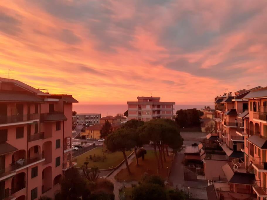 Andora Fronte Mare Lejlighed Eksteriør billede